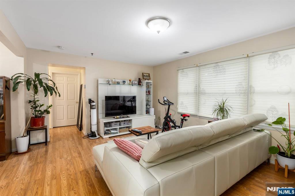 428 Grand Avenue 2C - Photo 4