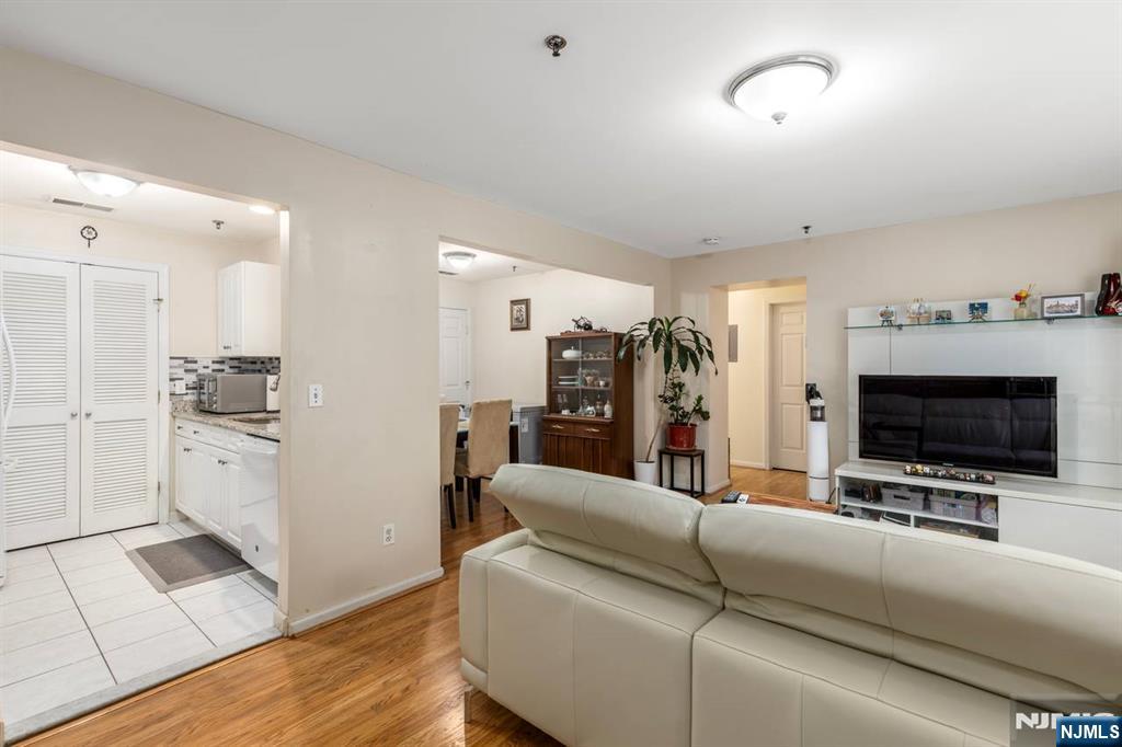 428 Grand Avenue 2C - Photo 5