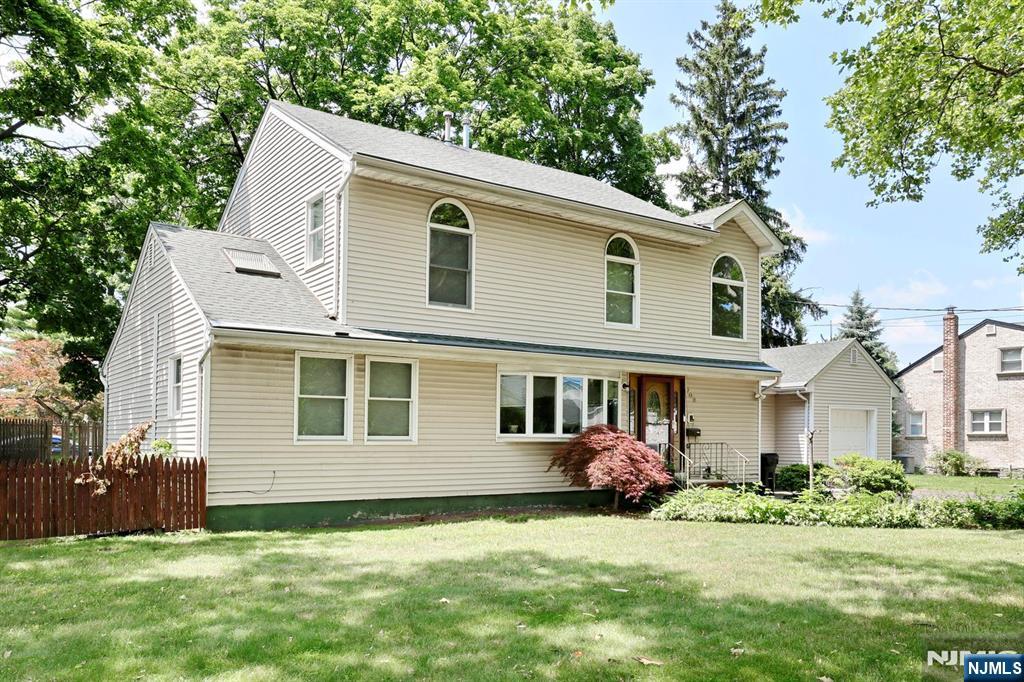 703 Chadwick Drive - Photo 2