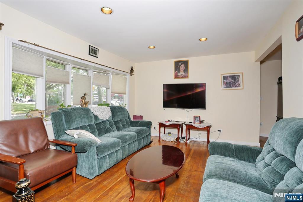 703 Chadwick Drive - Photo 5