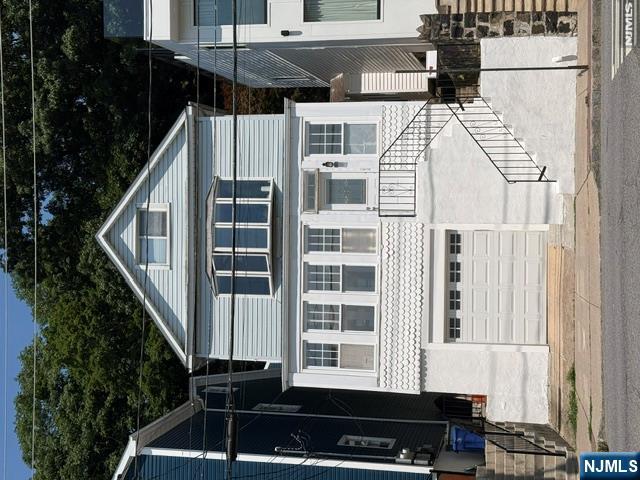 528 Undercliff Avenue - Photo 1