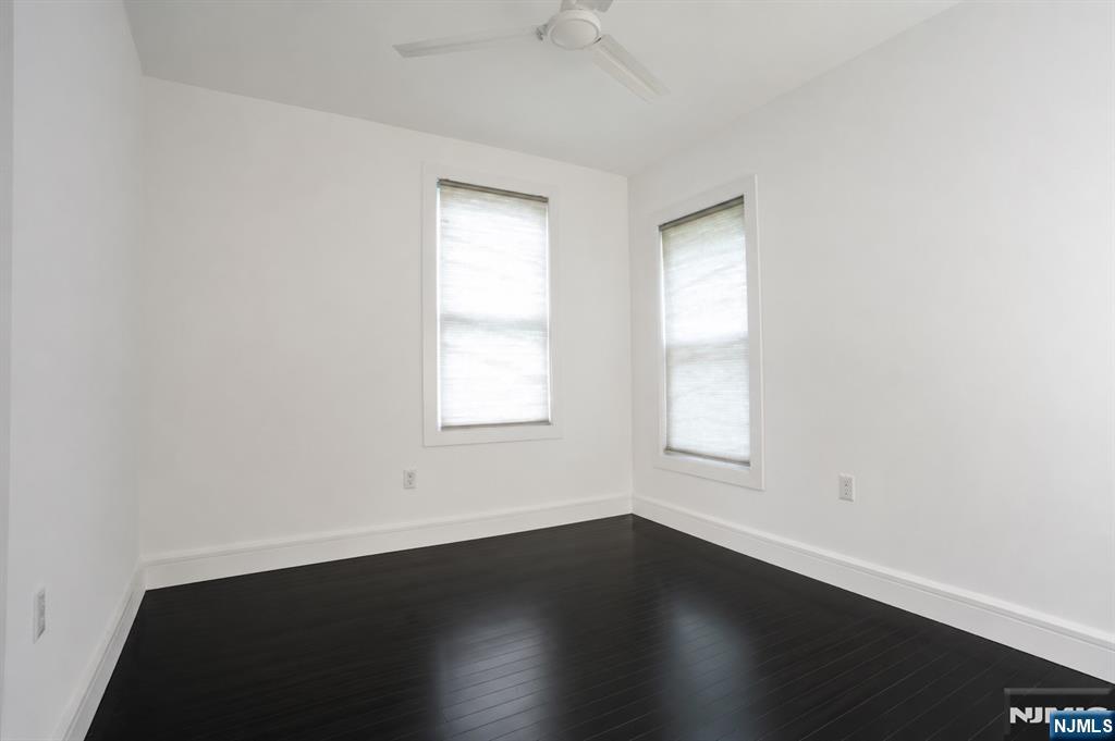 528 Undercliff Avenue — photo 14