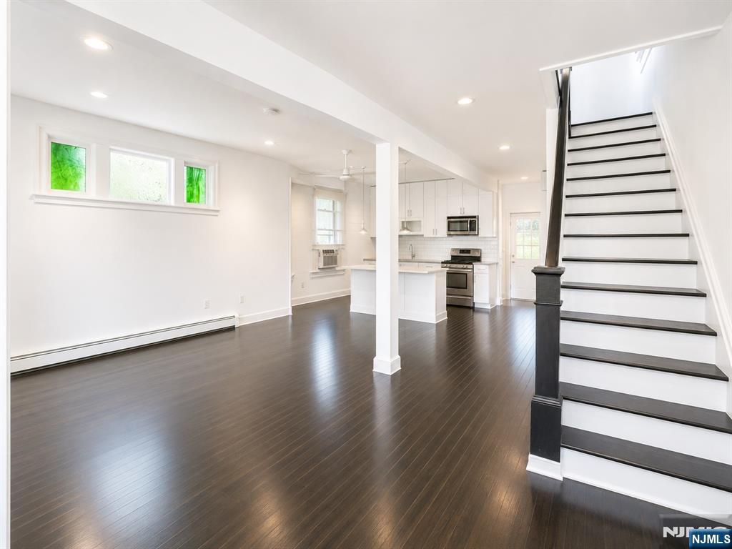 528 Undercliff Avenue — photo 6