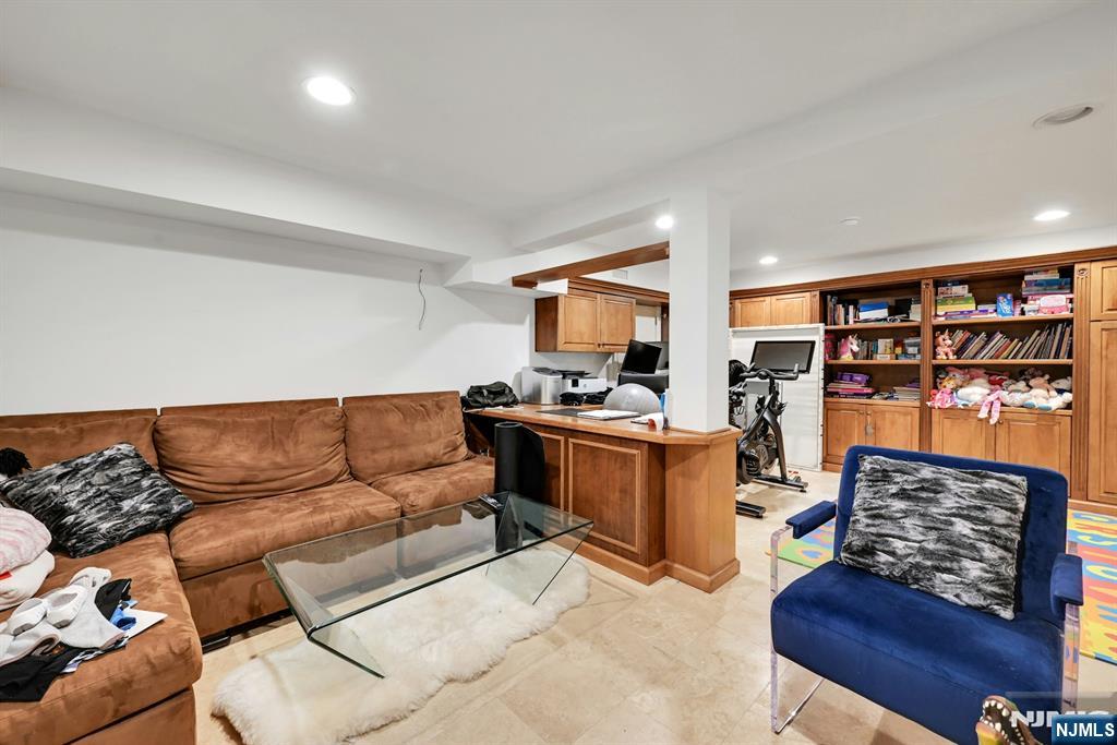 76 Engle Street — photo 36