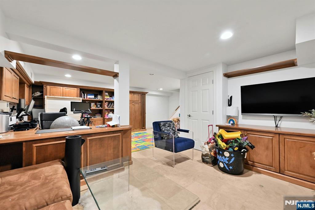 76 Engle Street — photo 41