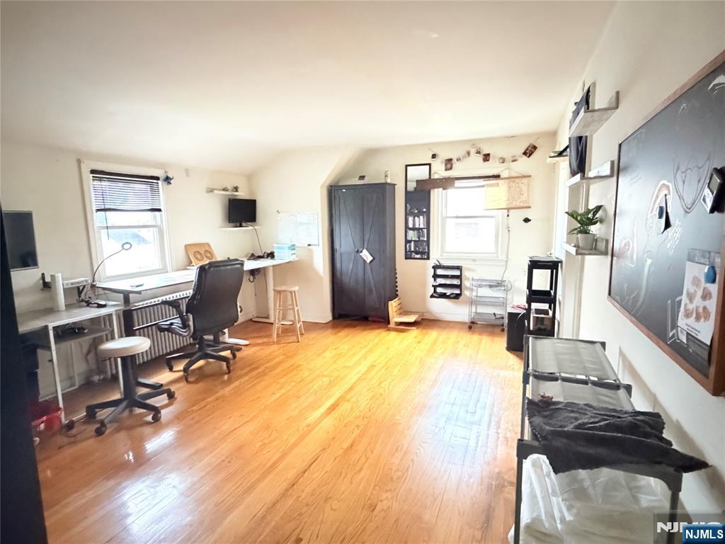 3-14 31st St, Fair Lawn, NJ 07410