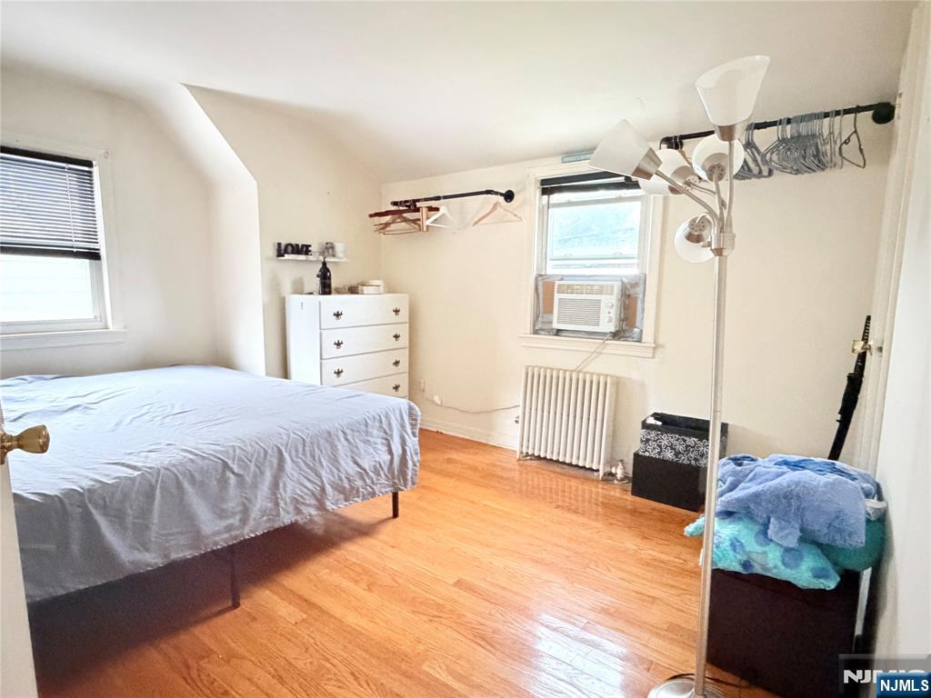 3-14 31st St, Fair Lawn, NJ 07410