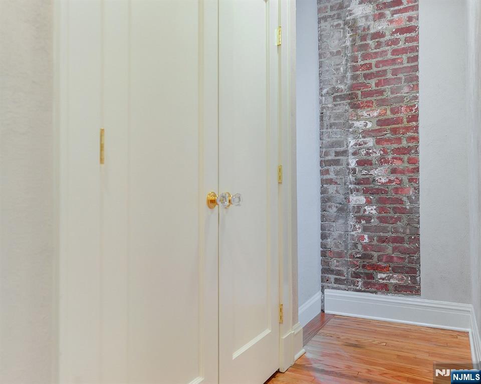 1 Laurel Place - Photo 3