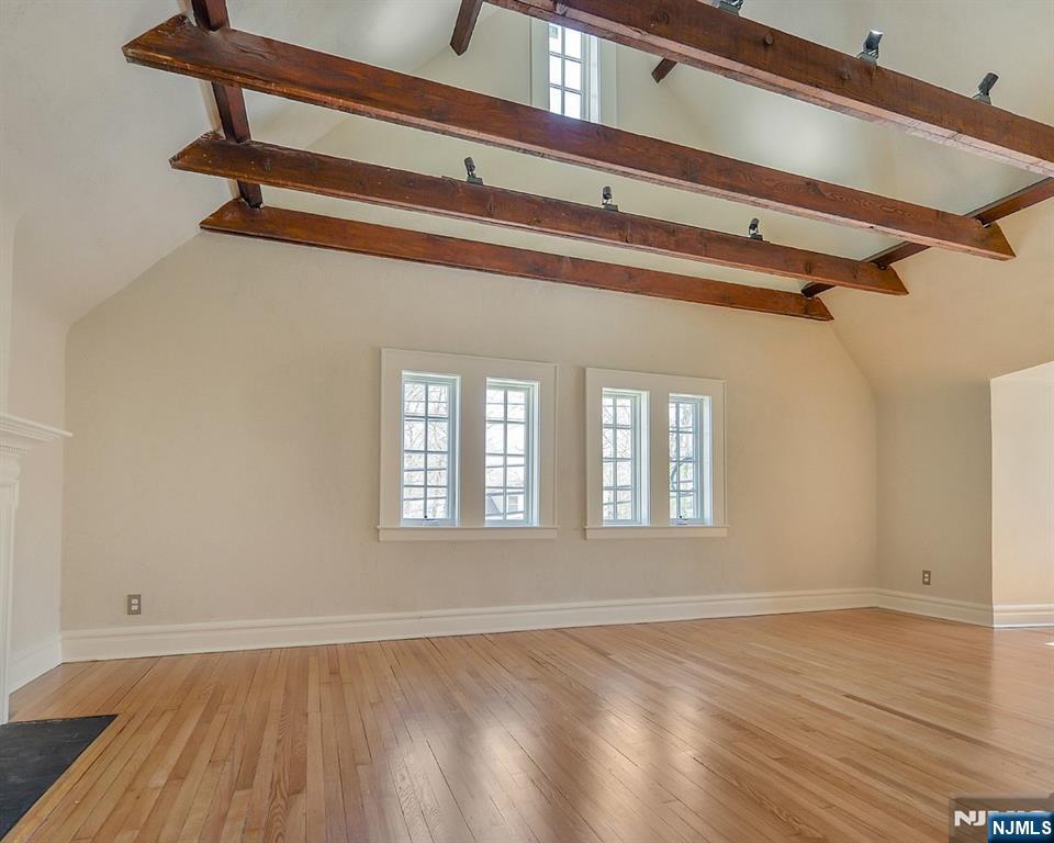 1 Laurel Place - Photo 4