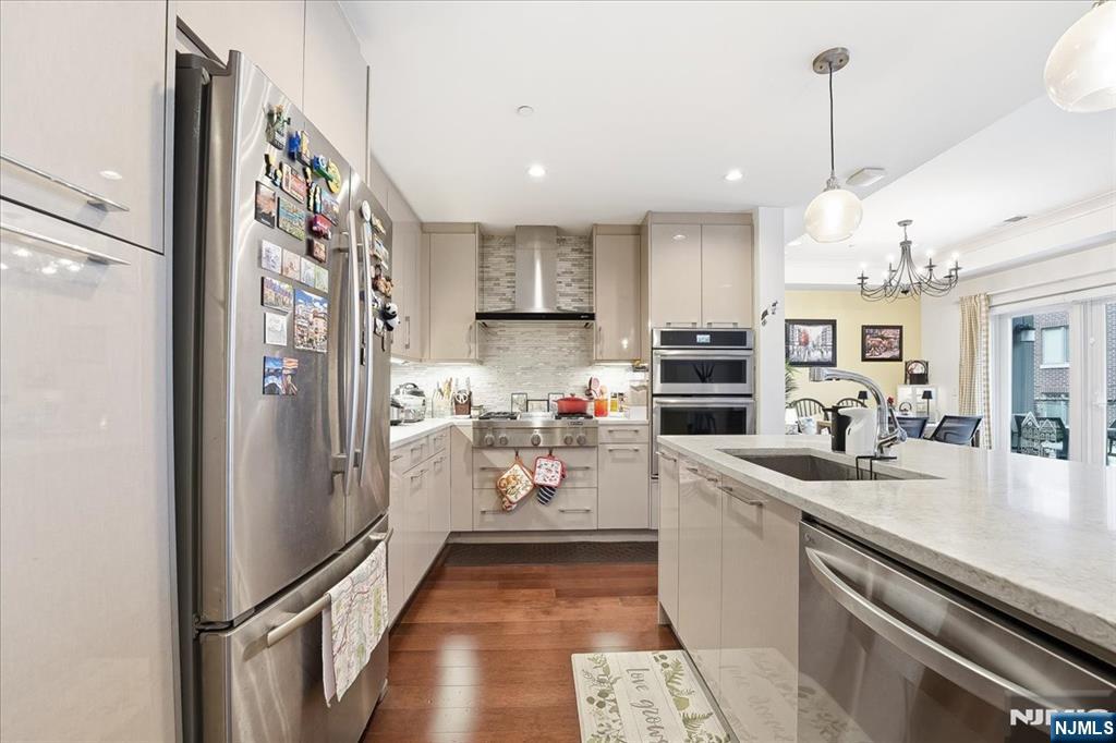 150 Henley Place 210 - Photo 2