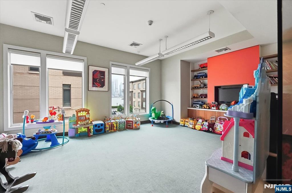 150 Henley Place #210 — photo 42