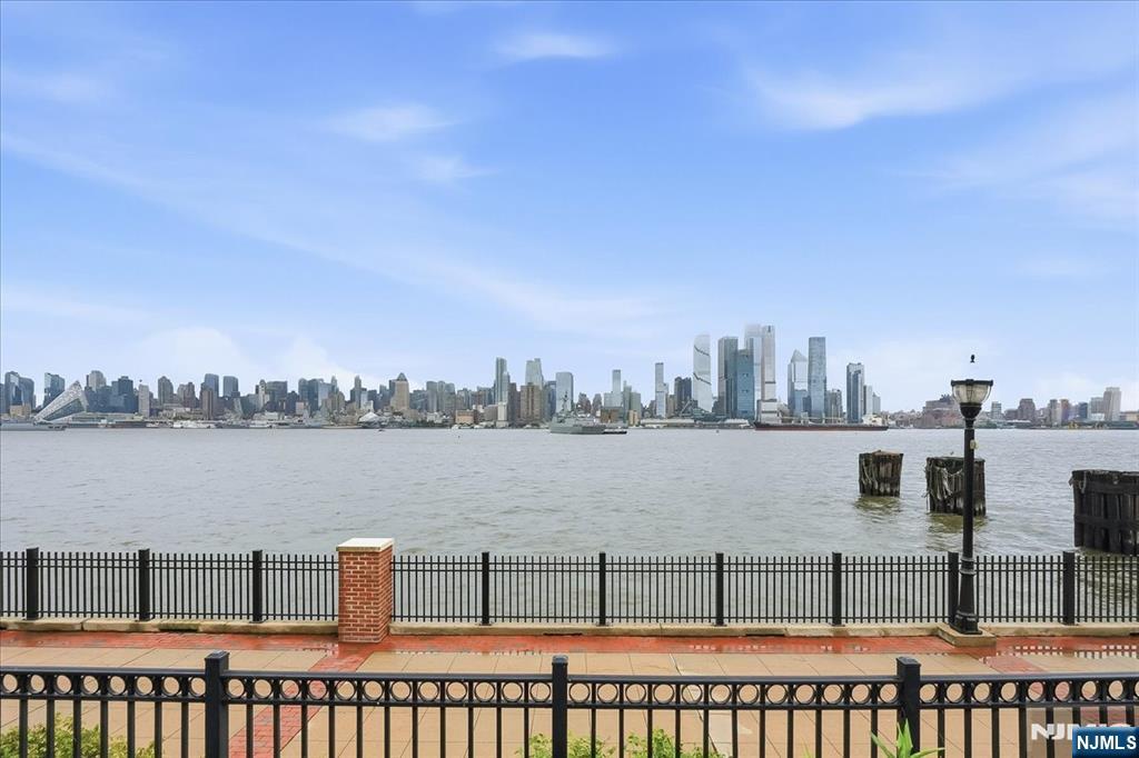 150 Henley Place #210 — photo 48