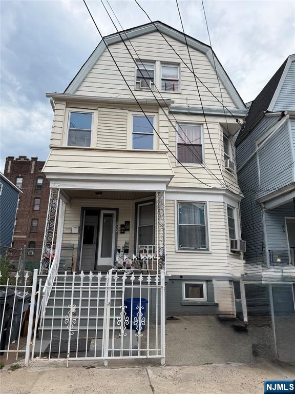 352 7th Street - Photo 1