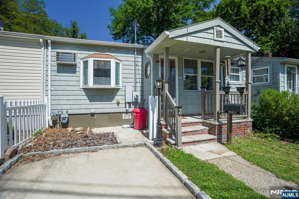 15 Van Wagoner Avenue - Photo 2
