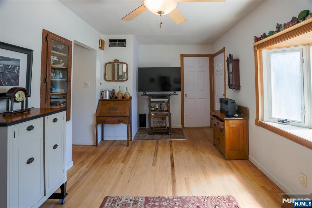 15 Van Wagoner Avenue - Photo 4