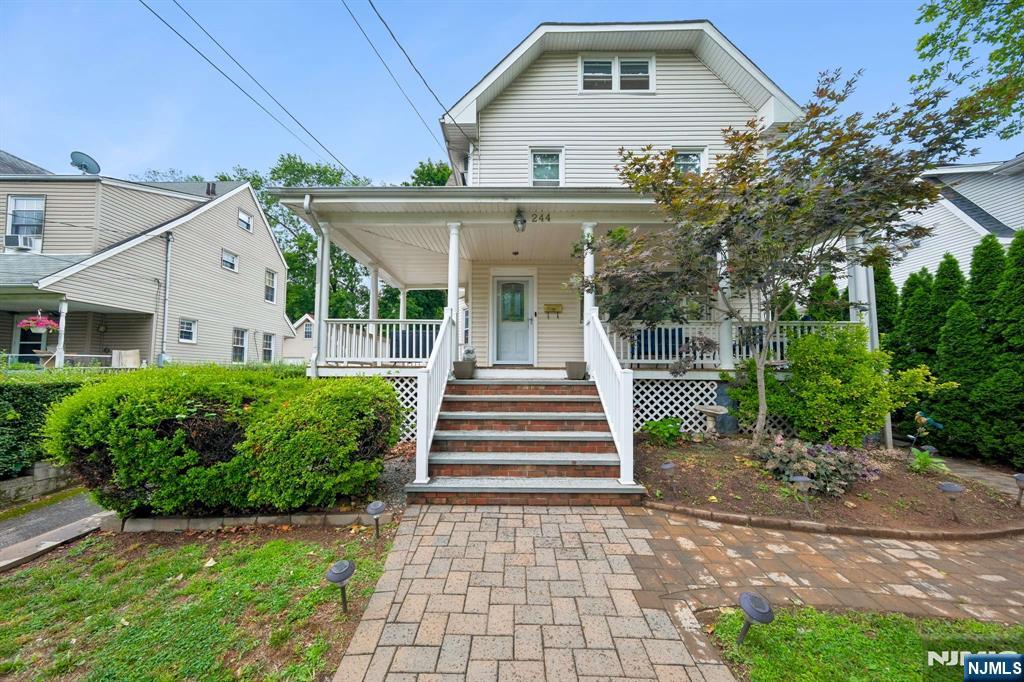 244 Elm Avenue - Photo 2