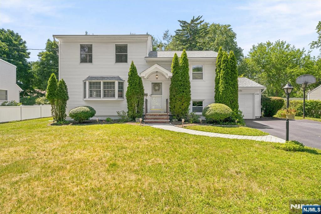 299 Davidson Avenue - Photo 1