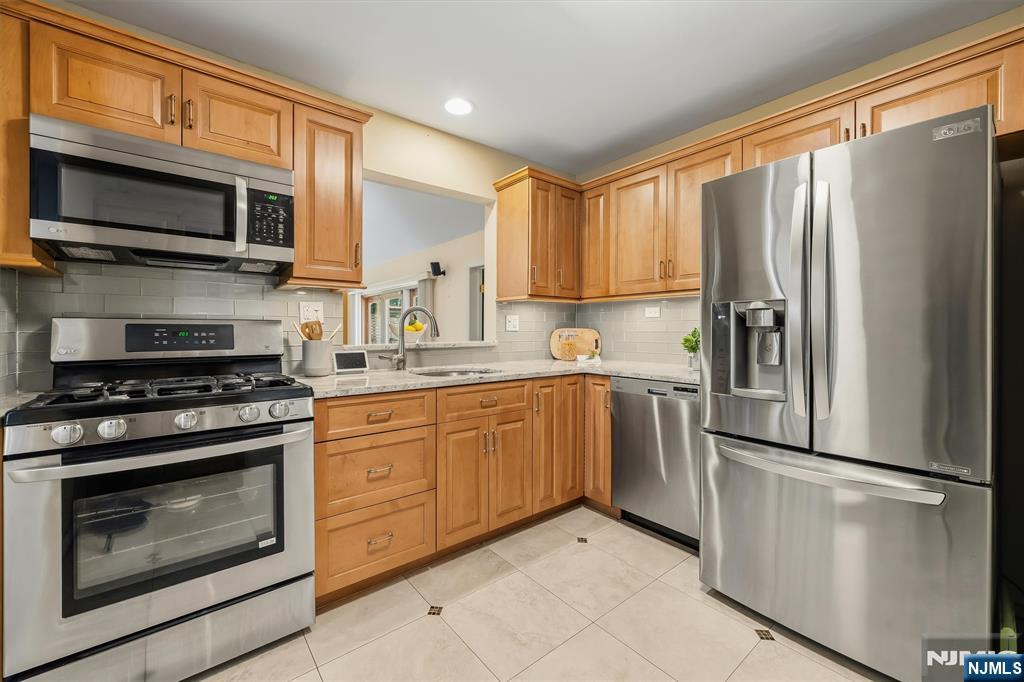 299 Davidson Avenue - Photo 5
