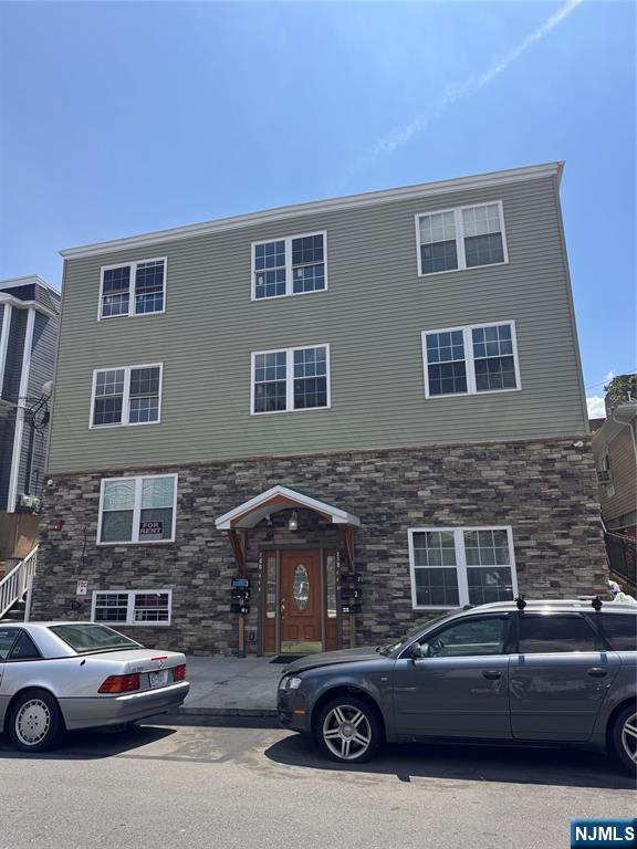 238-240 Maple Street 303 - Photo 1