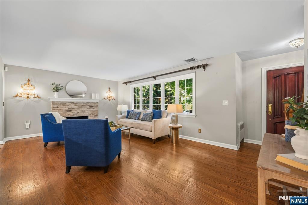 378 Van Beekum Place — photo 6