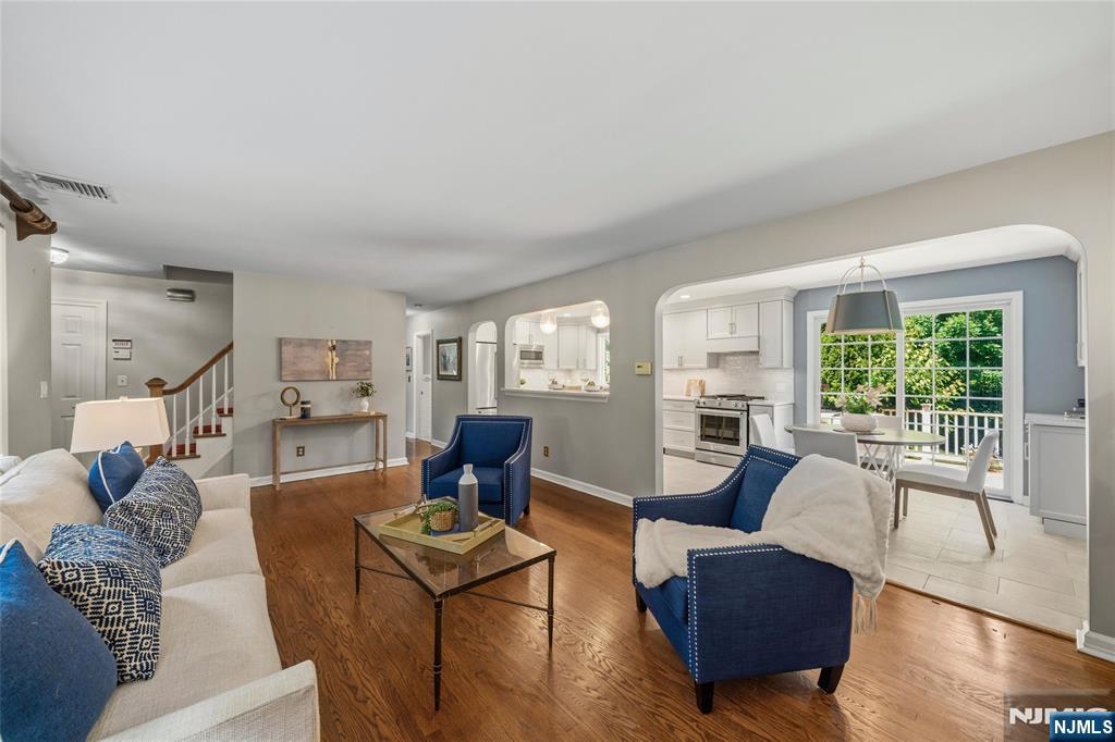 378 Van Beekum Place — photo 9