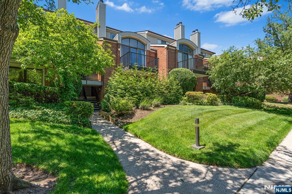 8 Wadsworth Court - Photo 2
