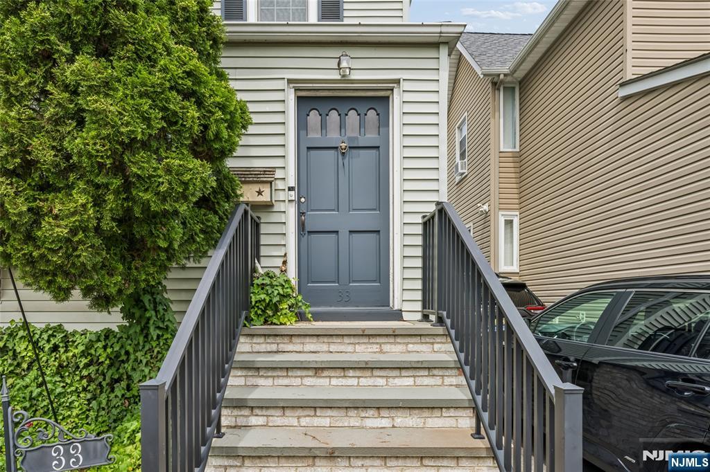 33 Myrtle Avenue - Photo 1