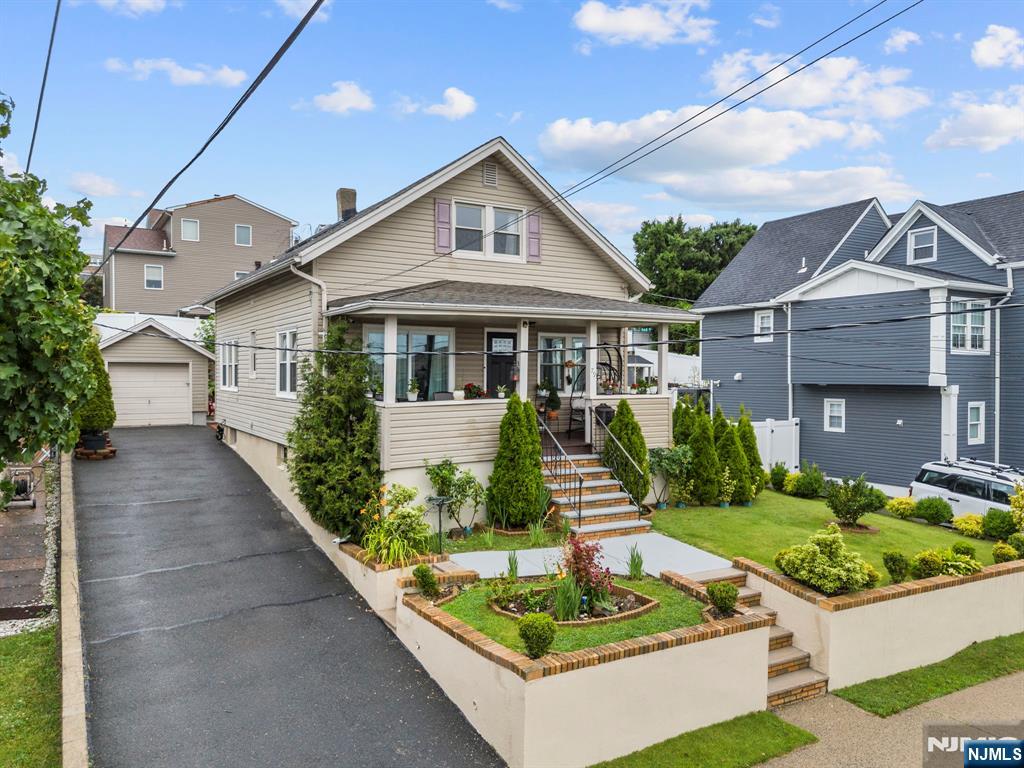 79 Columbia St, Wood Ridge, NJ 07075