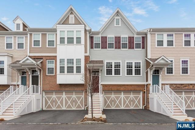 403 Laurel Lane - Photo 1