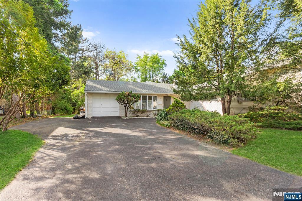 8 Halsey Lane - Photo 1