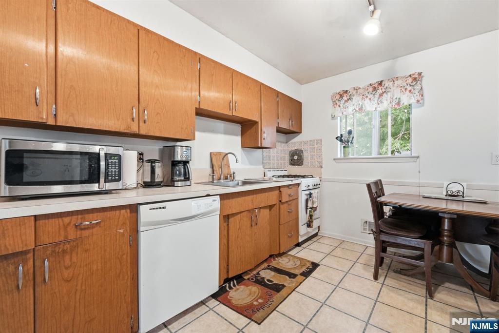 194 Elmwood Drive - Photo 11
