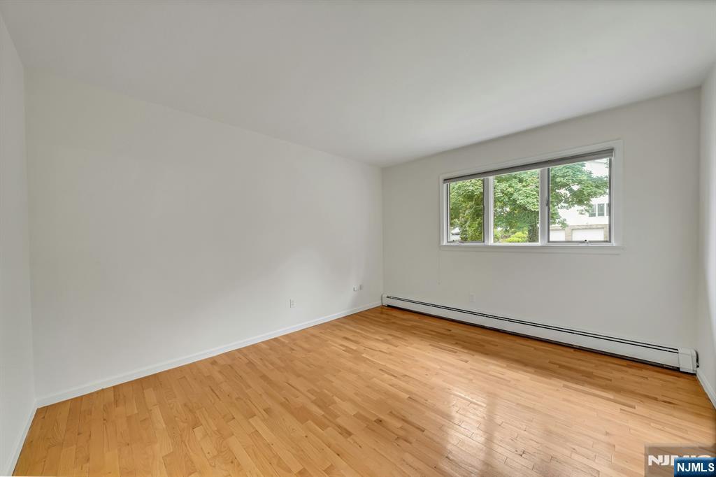 141 Middlesex Avenue — photo 12