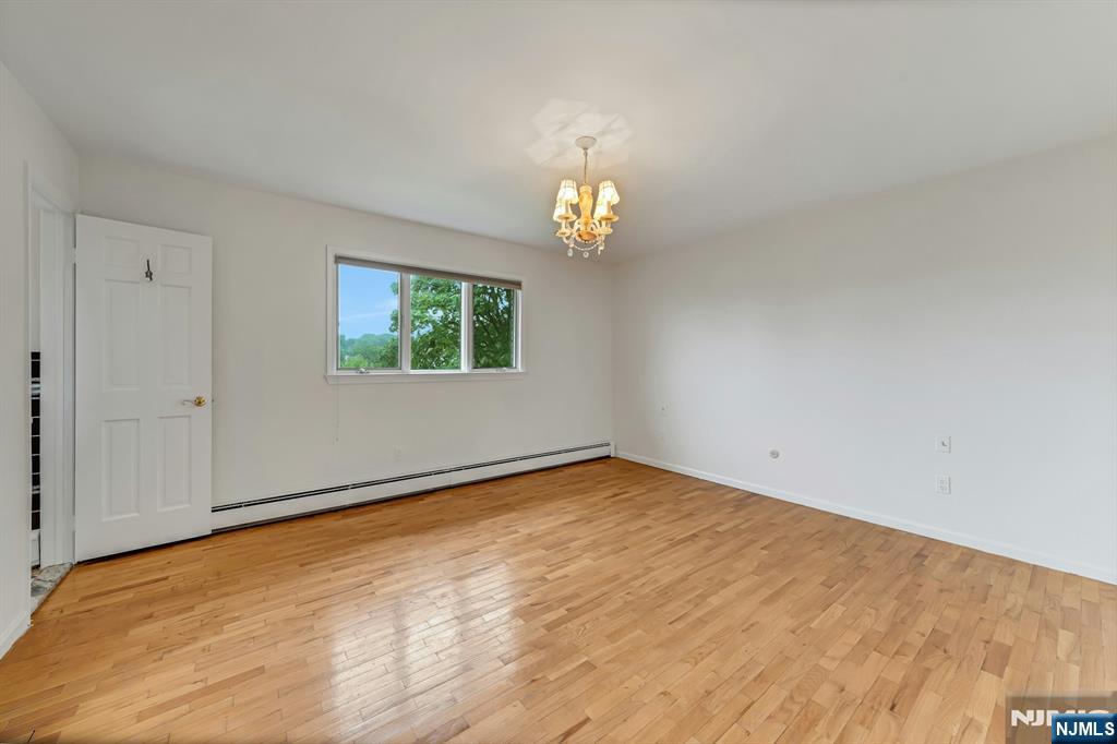 141 Middlesex Avenue — photo 15