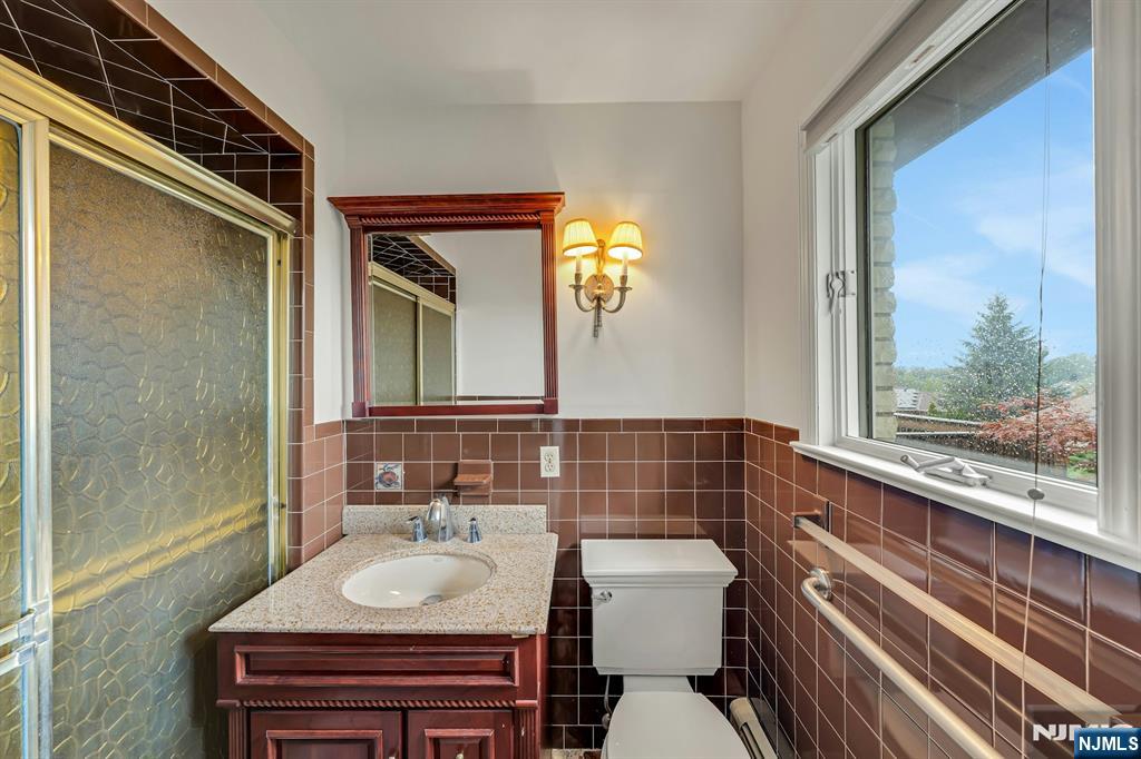141 Middlesex Avenue — photo 17