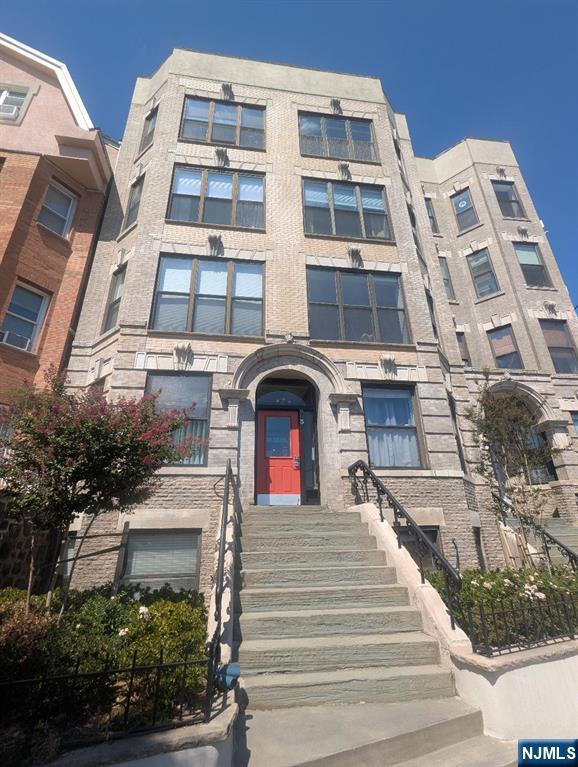 963 Boulevard East 2-3 - Photo 1