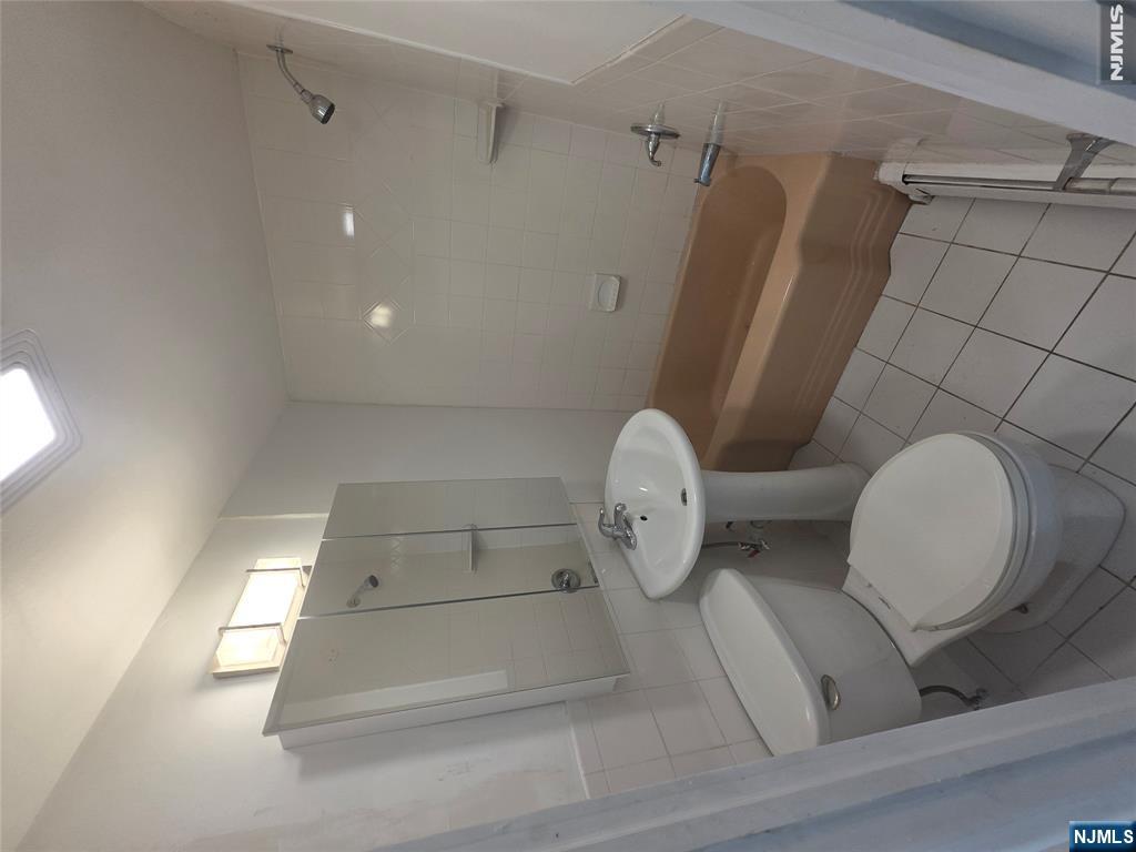 240 Prospect Avenue 2R - Photo 3