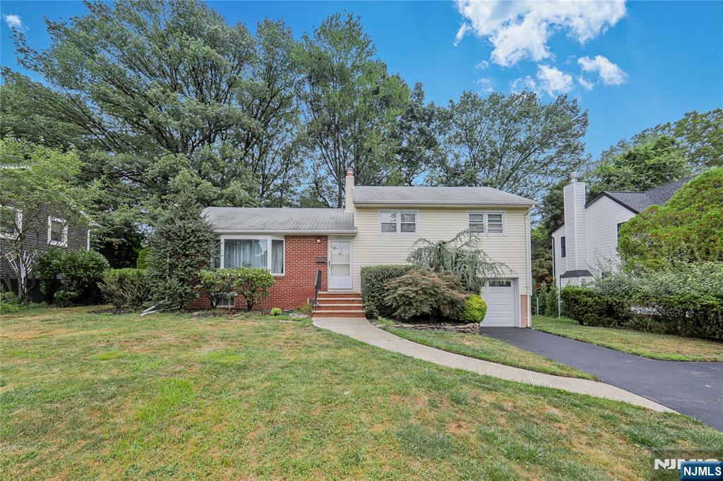 270 Glen Avenue - Photo 1