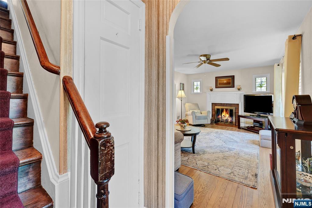 351 Orient Way - Photo 2
