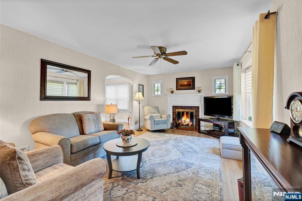 351 Orient Way - Photo 3