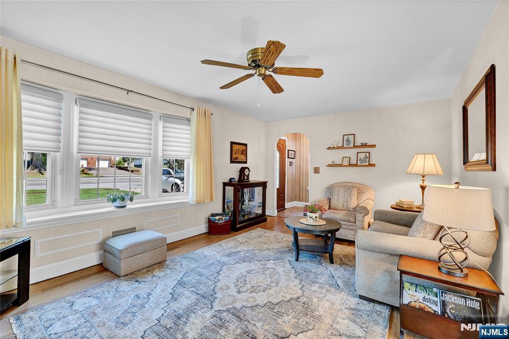 351 Orient Way - Photo 4