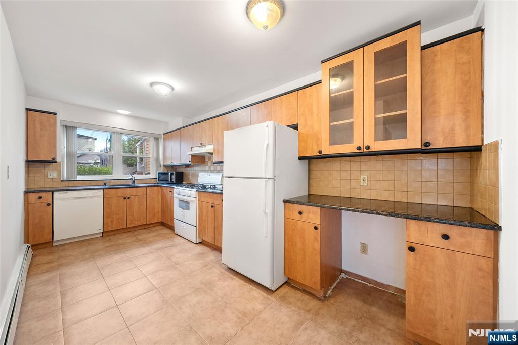 209 8th Street 1 - Photo 4