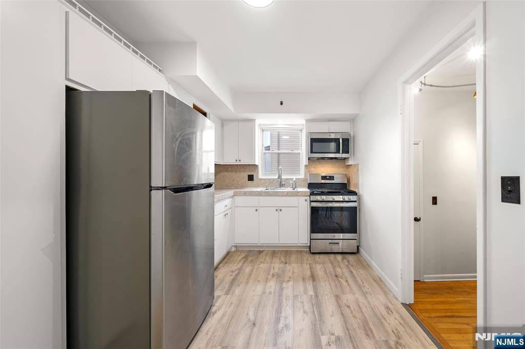 209 8th Street 2 - Photo 3