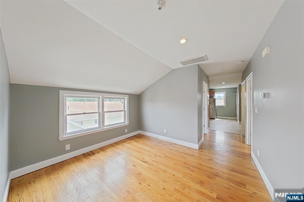 43 Melrose Avenue 3 - Photo 3