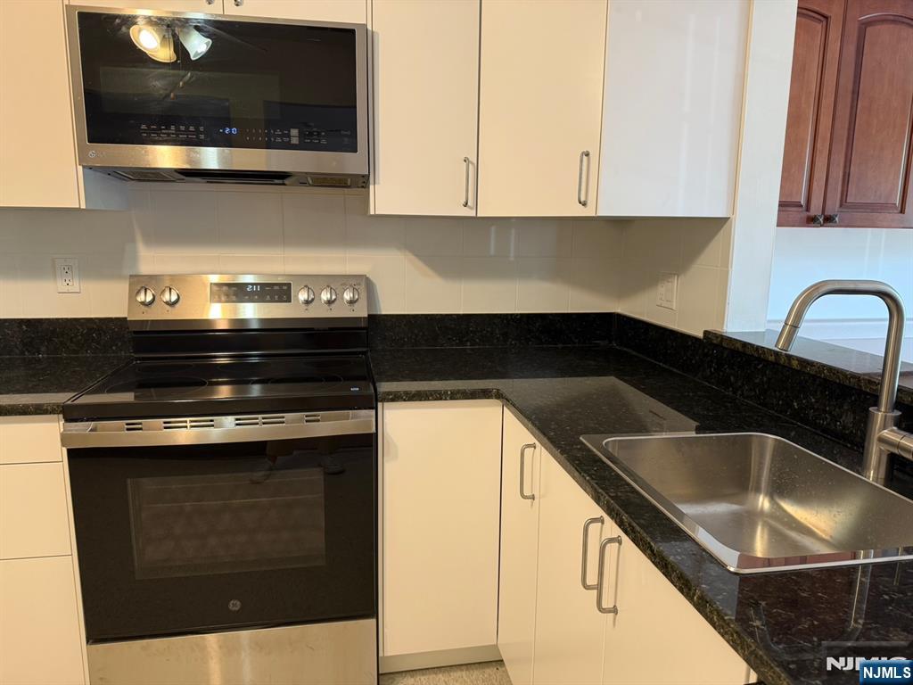 235 Village Circle Drive - Photo 4