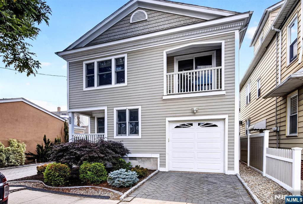 112 Hathaway Street - Photo 1
