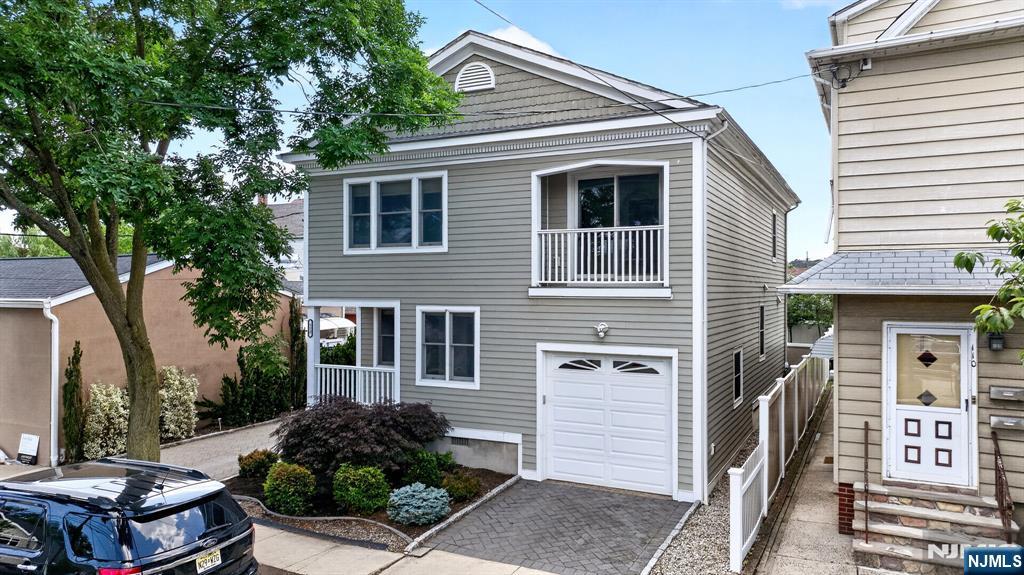 112 Hathaway Street - Photo 3