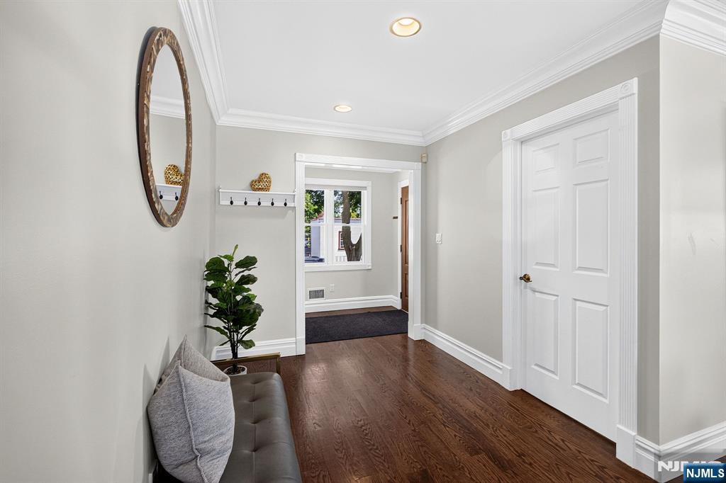 112 Hathaway Street - Photo 5