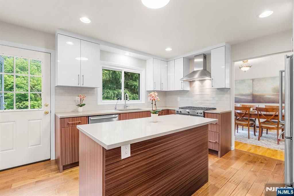 31 Brook St, Closter, NJ 07624