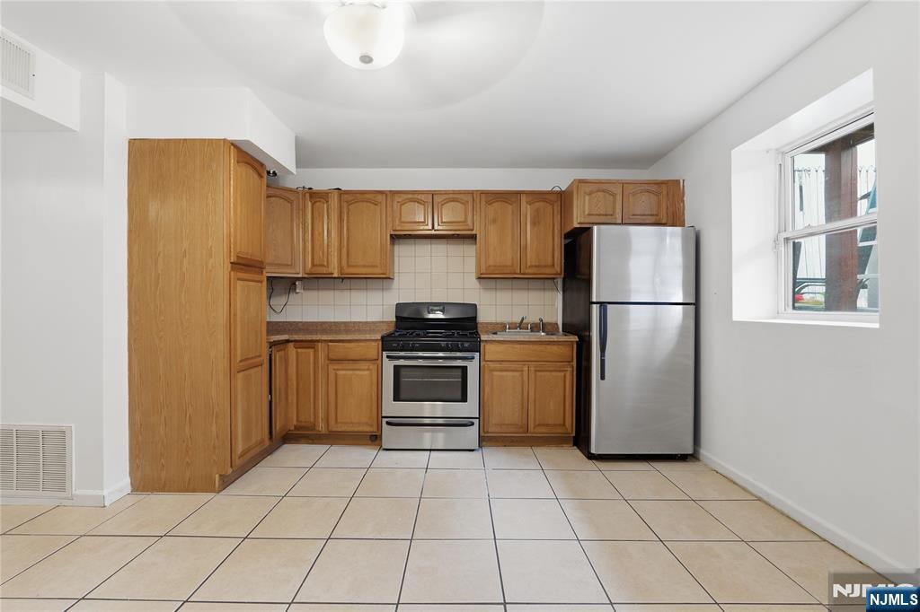 126-128 N 9th Ground - Photo 3