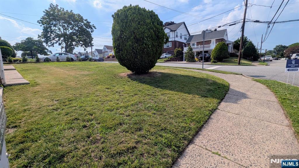 11 Martha Avenue - Photo 3